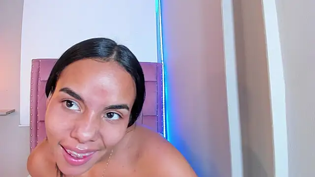 Roxy_Stonee Chat XXX in diretta