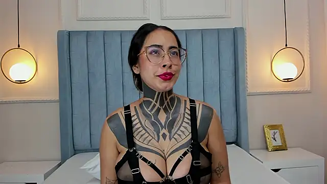 Chat +18 de NicoleBlum ao vivo