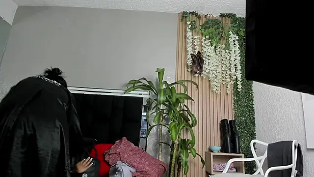 LesliePetit Adlı Modelin Web Kamerası Şovu