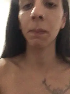 Lucy_Moon32's Live XXX Chat