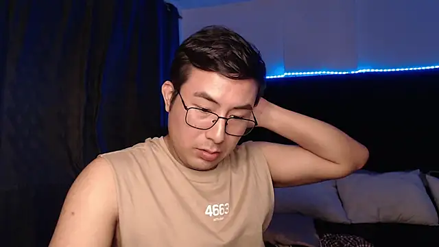 andrewmhilton_'s Webcam Show