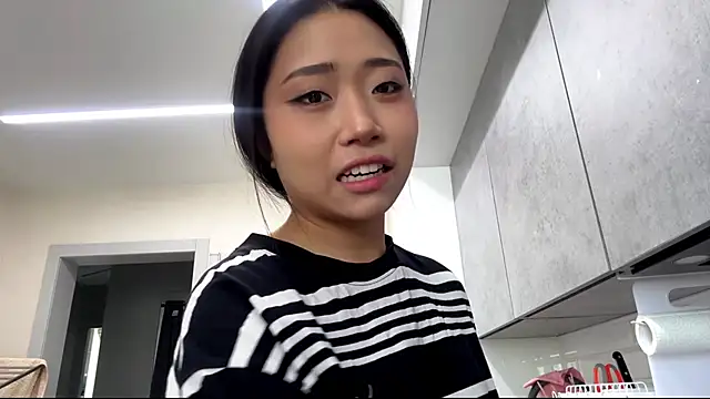 SweetMiaXO: απευθείας συνομιλία ΧΧΧ