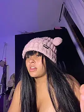 Chatroom XXX en direct de sarita_violet07