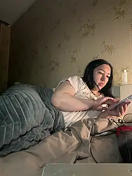 Naughtbaby_2025: онлайн-секс-чат