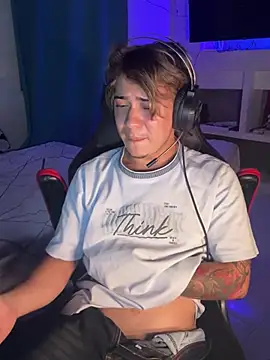 AngelLatinBoy Webcamshow