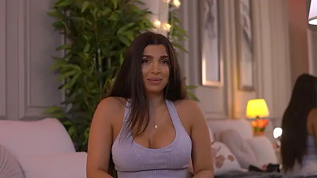 NicoleCellini's Live XXX Chat