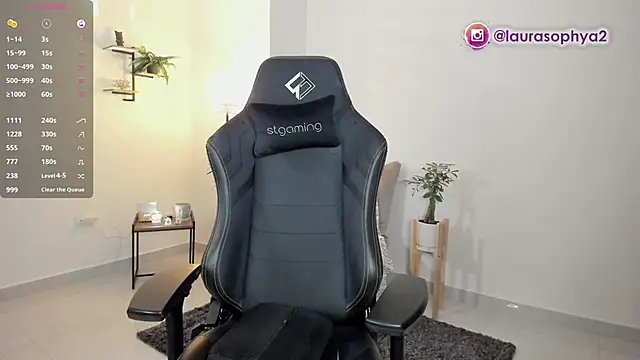 laurasophya Chat XXX in diretta