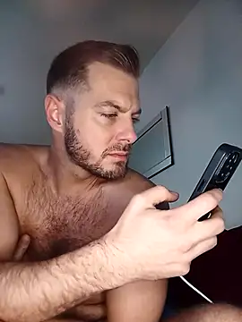 Chatroom XXX en direct de THE_CHEEKY_ALPHA