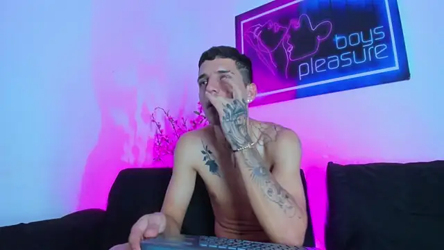 Pleasure_boys_hot Obrolan Langsung XXX