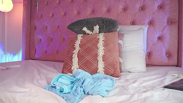 Chat +18 de Honeyymoonn_ ao vivo