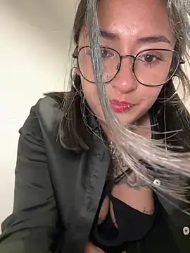 Rae_Lil_White élő XXX-chatje