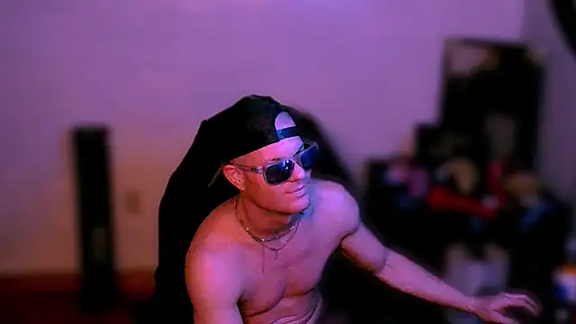 JockNThirsty 即時 XXX 聊天