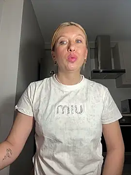 Chat +18 de Kittie_Valentine ao vivo