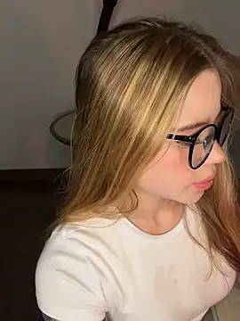 curchez_ Show in webcam