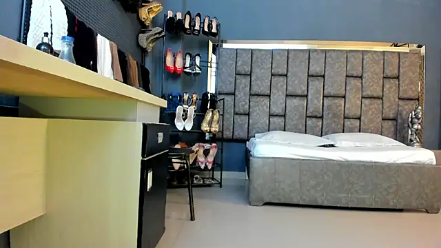 Matureyulyet's Live XXX Chat