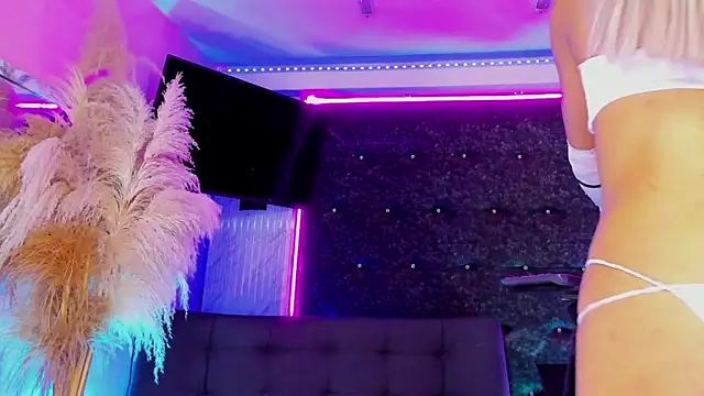 Онлайн чат XXX Queens_Wonders_Blonders