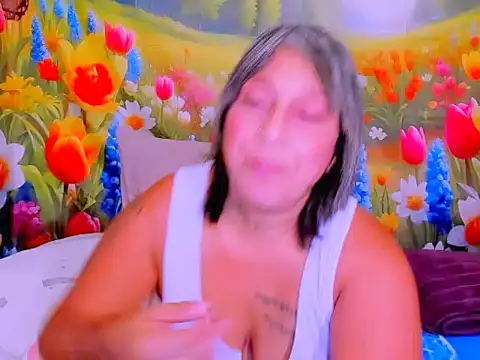 indianroxyn Live XXX chat