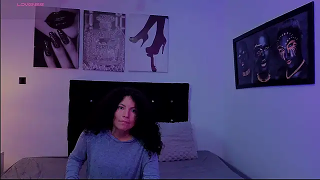 Zoe-yanin's Live XXX Chat