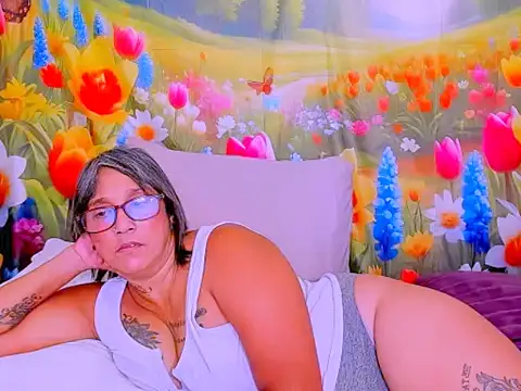 indianroxy Chat XXX live