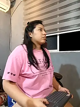 Онлайн чат XXX DanelyLopez