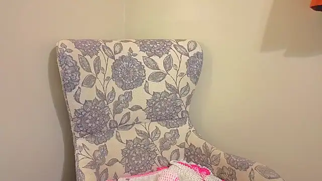 PhatAssBlond Show in webcam