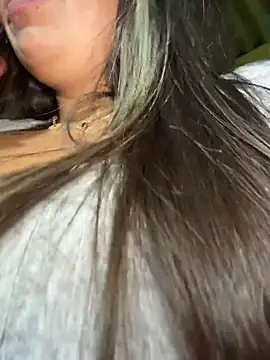 LIZ-06_ Adlı Modelin Canlı XXX Sohbeti