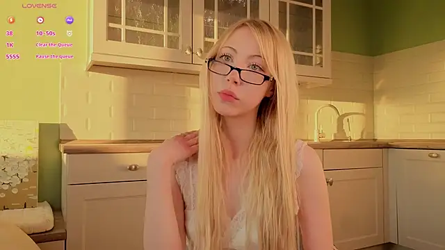 UWU_flower: απευθείας συνομιλία ΧΧΧ