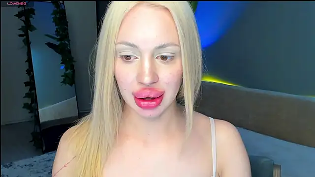 Luna_Beverly: απευθείας συνομιλία ΧΧΧ