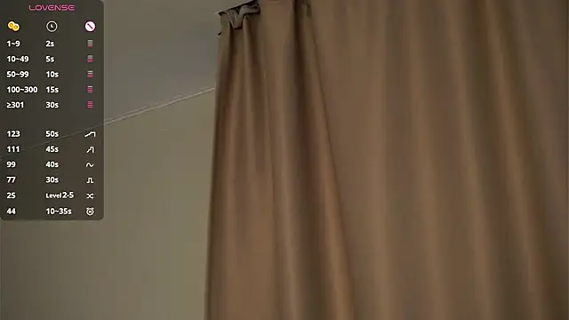 Chat +18 de EffieHenri ao vivo