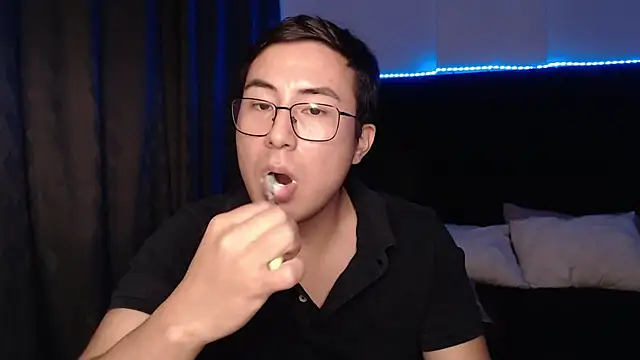 andrewmhilton_ 即時 XXX 聊天