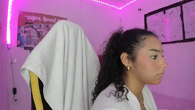 emily_stars1's Webcam Show