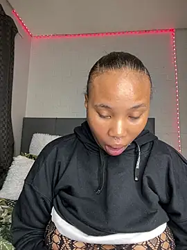 Show webcam de DrippinCaramelCutie