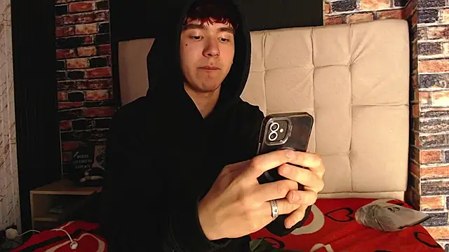 massimoferrera303av 即時 XXX 聊天