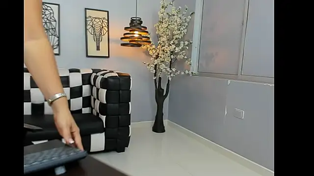 Mia_Curvyyn Live XXX chat