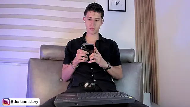 Chat XXX ao vivo de Dorianmistery2322_