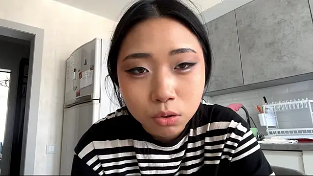 SweetMiaXO: απευθείας συνομιλία ΧΧΧ