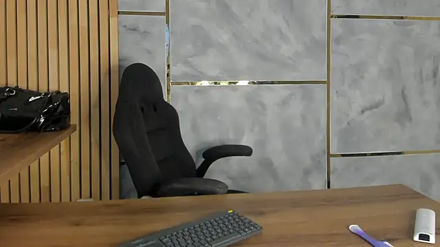 REINA_ADAHARA's Live XXX Chat