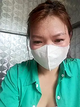 Chat +18 de nat-tri ao vivo