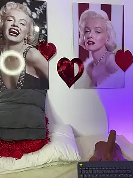 AmbarBlosom Adlı Modelin Canlı XXX Sohbeti