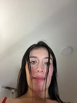 Czat XXX na żywo – Emmily_19