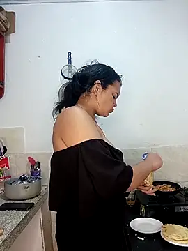 Emily_Rouse23 Adlı Modelin Canlı XXX Sohbeti