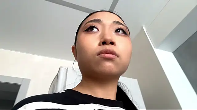 SweetMiaXO: онлайн-секс-чат