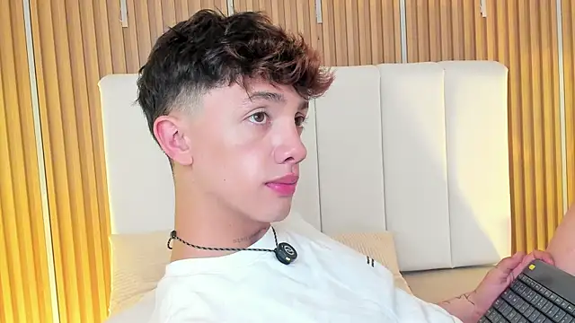 Tomy_Rox Chat XXX live