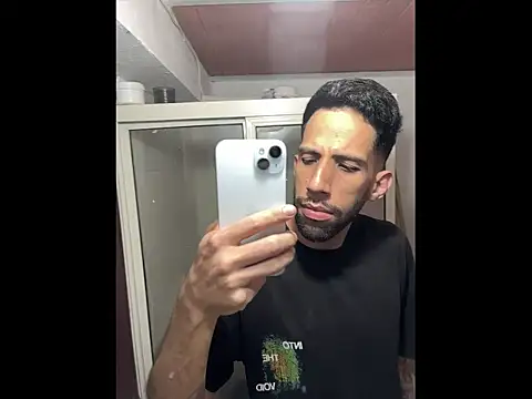 Karim_mansur Adlı Modelin Canlı XXX Sohbeti