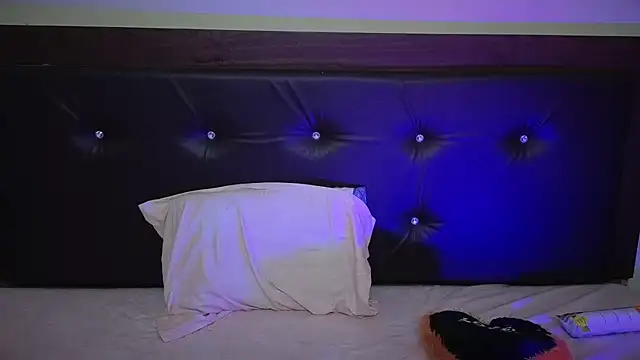 KavyaCurves – Naživo XXX chat