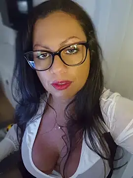 cleo094: διαδικτυακό σόου στην κάμερα