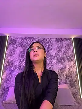 Mialarouse's Live XXX Chat