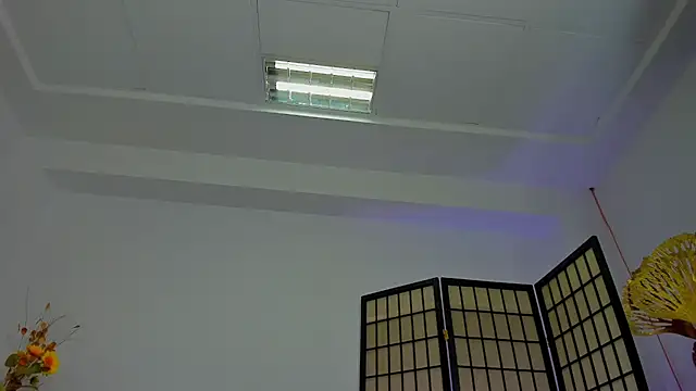 Chat +18 de MiaNoirr ao vivo