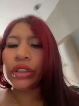 Chat +18 de Cherry_Charlottee ao vivo