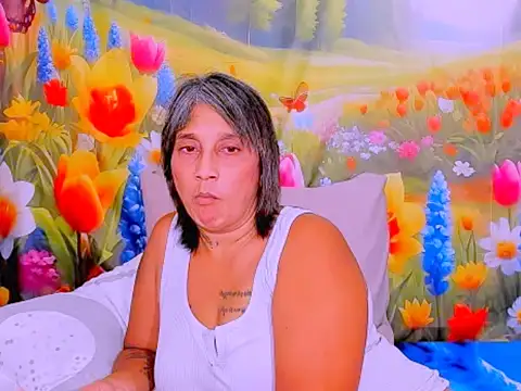 Chat +18 de indianroxy ao vivo